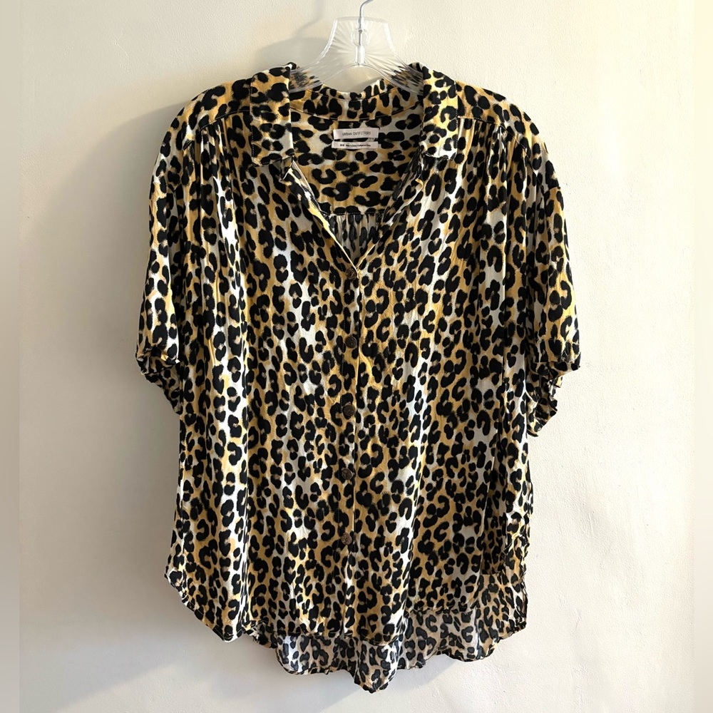Urban Outfitters Loose Oversized Leopard Print Short Sleeve Blouse